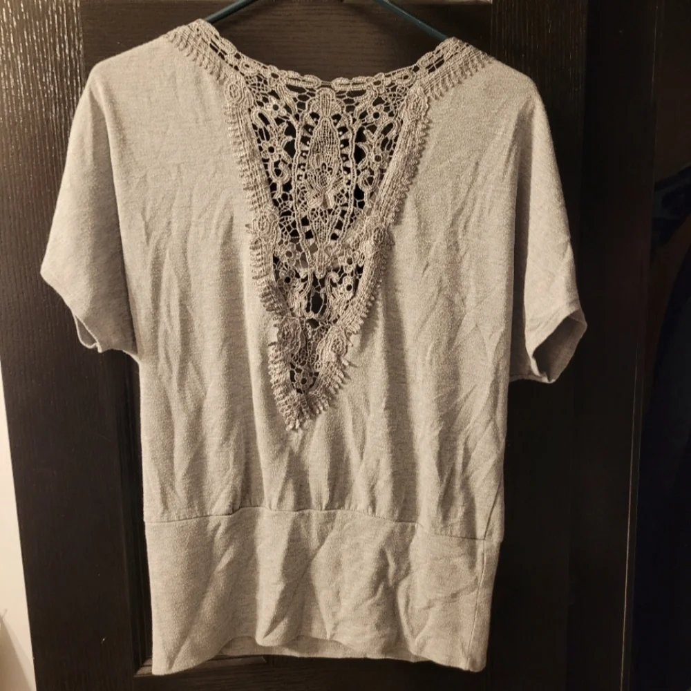 Blouse - Picture 2 of 2